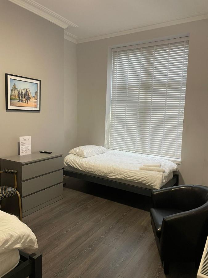 264 The Road End Hotell Liverpool Exteriör bild